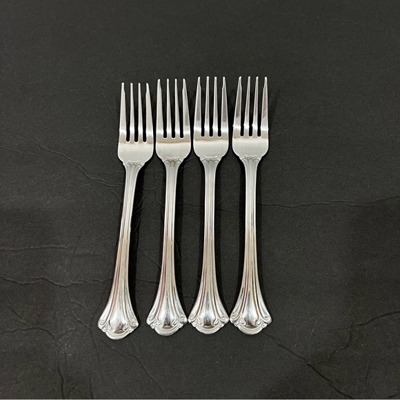 Wallace 4 Pcs. Stainless Steel Dinner Forks Size 7" Long 18/10 Indonesia - Picture 1 of 5